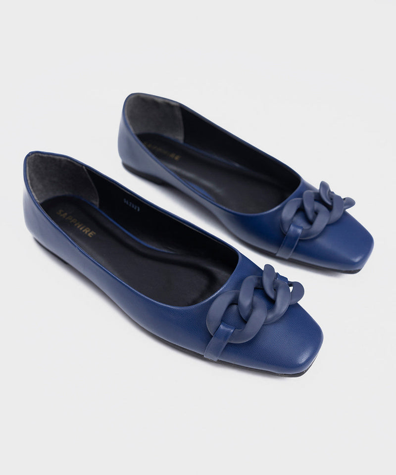 Pumps with Chain Buckle