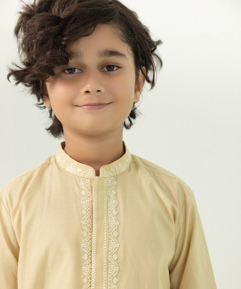 Embroidered Dobby Suit