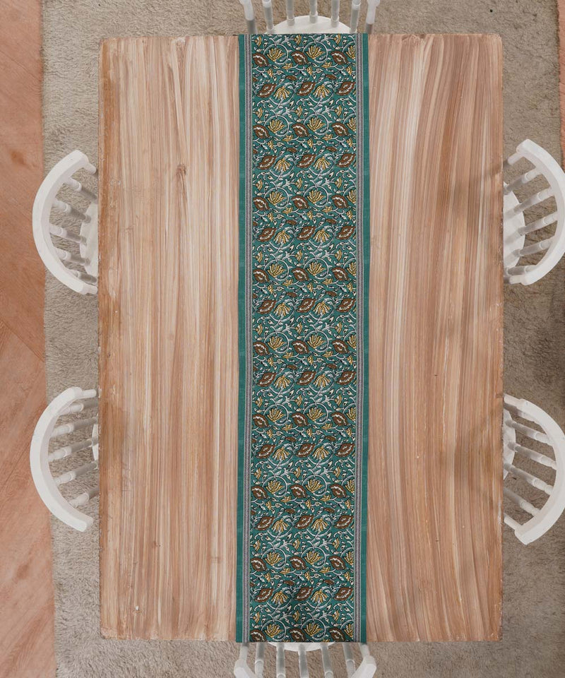 Vintage Glory - Table Runner